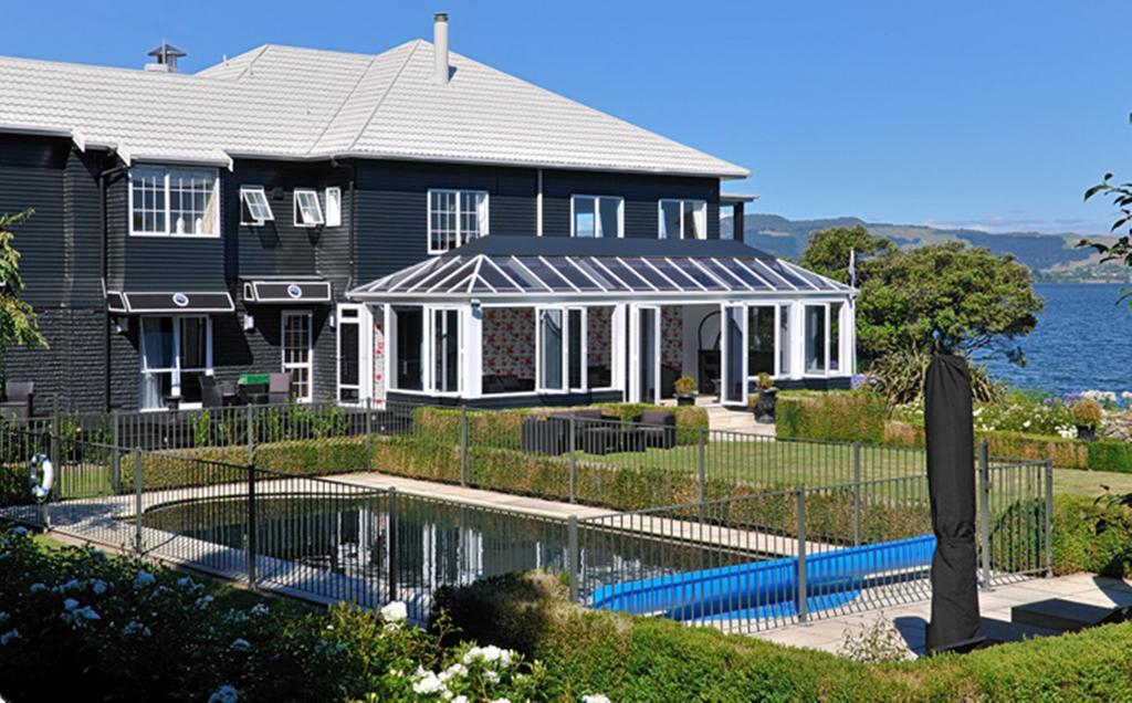 Black Swan Lakeside Boutique Hotel Rotorua Exterior foto